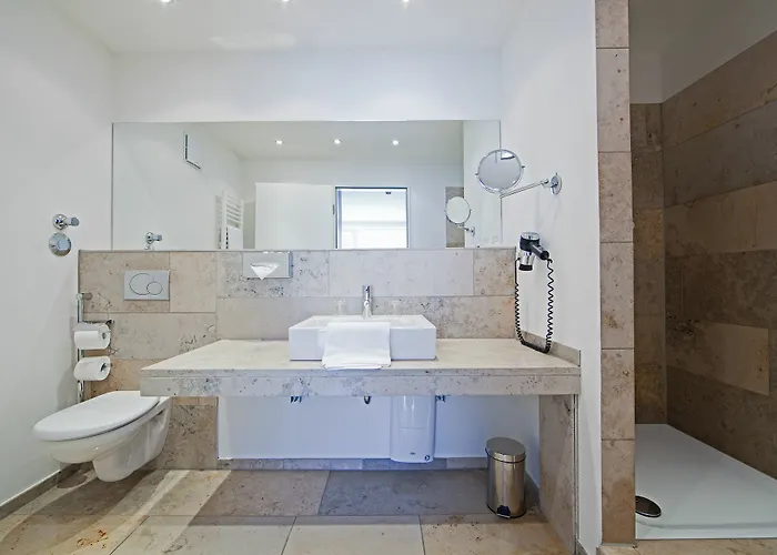 Burns Art & Culture 4*