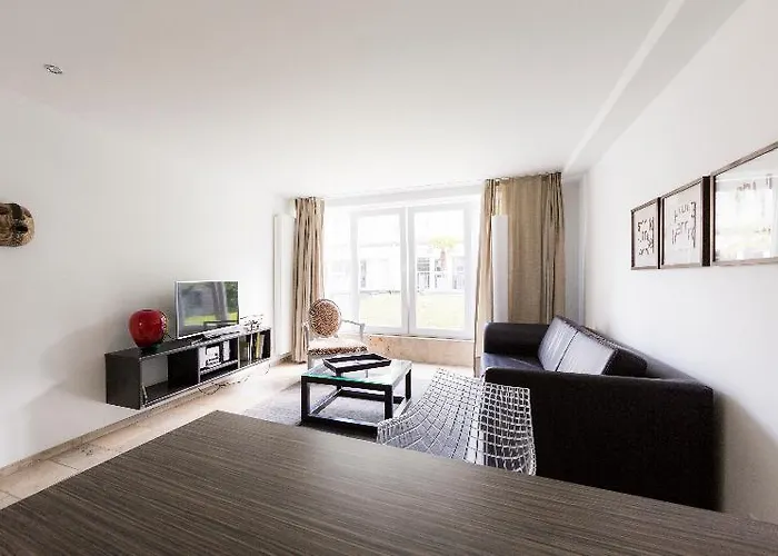 Hotel Burns Art & Culture