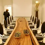Burns Art & Culture Hotel