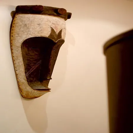 Burns Art & Culture Ξενοδοχείο 4*