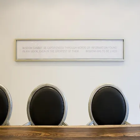 Burns Art & Culture Ξενοδοχείο 4*