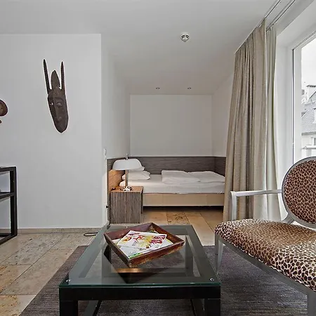 Burns Art & Culture Otel Düsseldorf