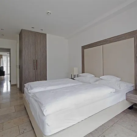 Burns Art & Culture Otel