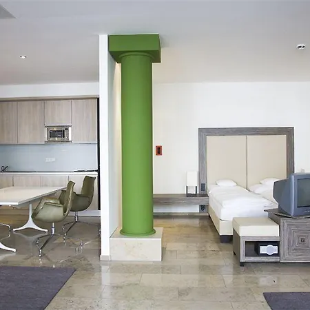 Burns Art & Culture 4*