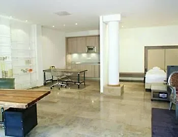 Burns Art & Culture Otel Düsseldorf