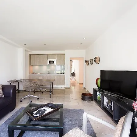 Burns Art & Culture 호텔