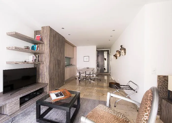 Burns Art & Culture 4* Ντίσελντορφ