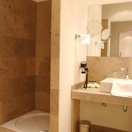 Burns Art & Culture Hotel