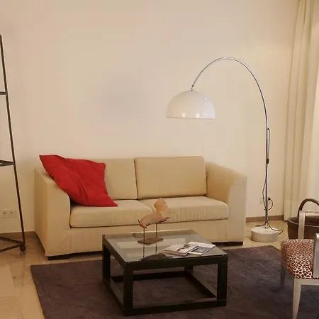 Hotel Burns Art & Culture