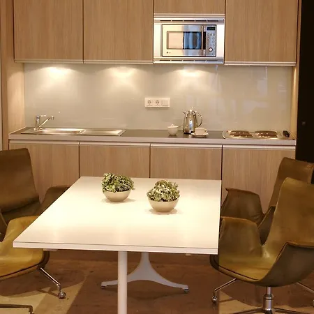 Burns Art & Culture Отель 4*