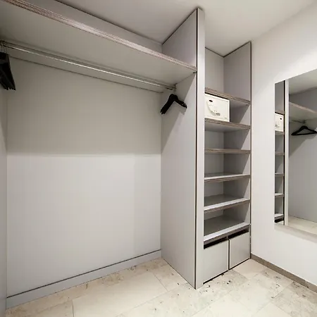 Burns Art & Culture 4*