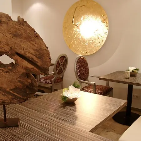 Burns Art & Culture Отель Дюссельдорф