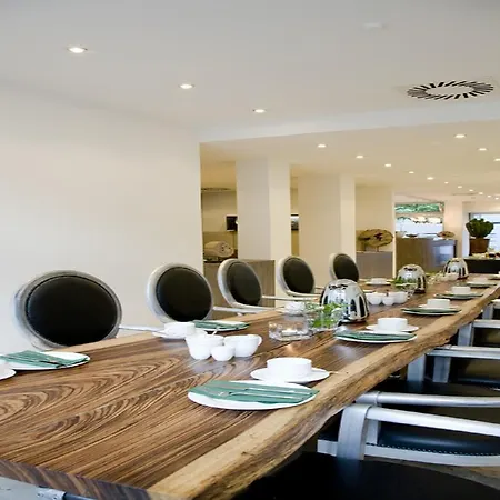 Burns Art & Culture Hotel