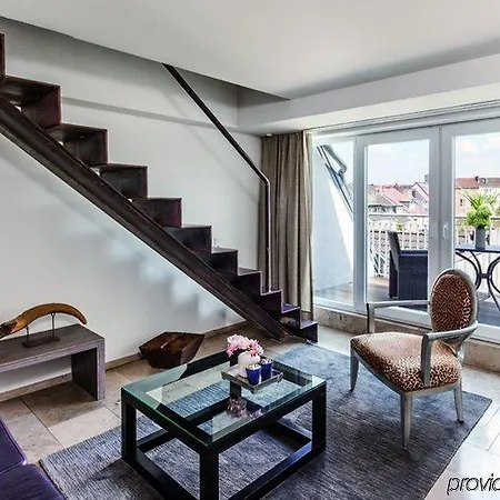 Burns Art & Culture Hotel