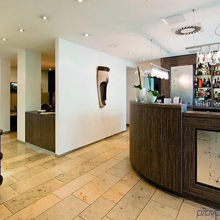 Burns Art & Culture Hotel