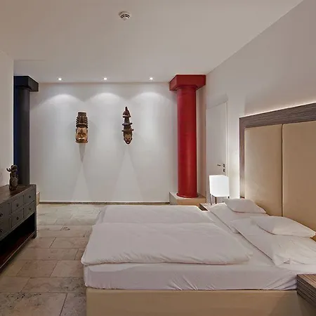 Burns Art & Culture Отель Дюссельдорф