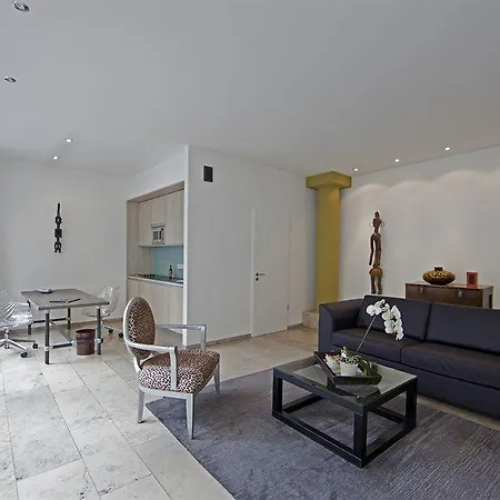 Burns Art & Culture Hotel 4*