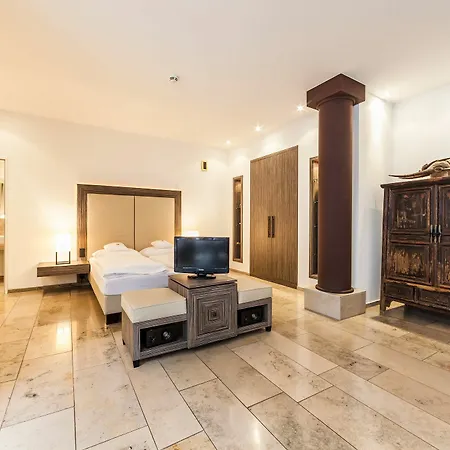 Hotel Burns Art & Culture 4*