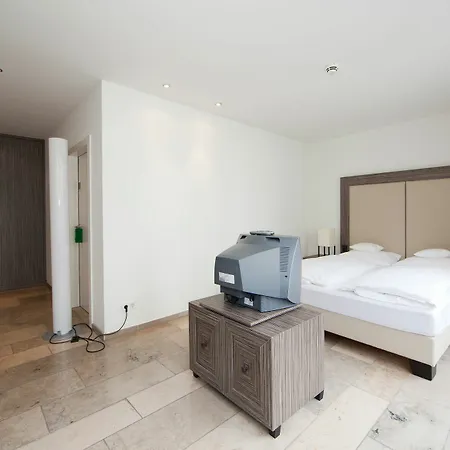 Отель Burns Art & Culture Дюссельдорф