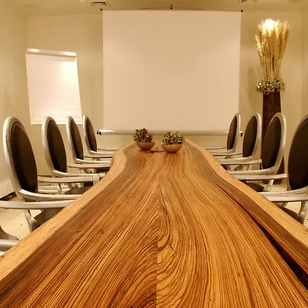 Burns Art & Culture 4*