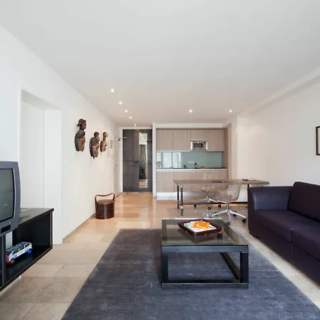 Отель Burns Art & Culture