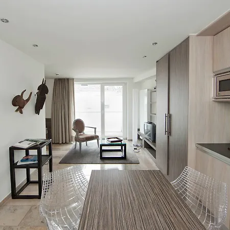 Burns Art & Culture Отель