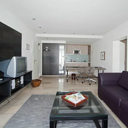 Burns Art & Culture Отель Дюссельдорф