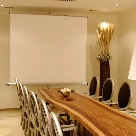 Burns Art & Culture 4* Дюссельдорф