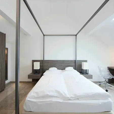 Hotel Burns Art & Culture 4*