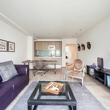 Burns Art & Culture Hotel 4*