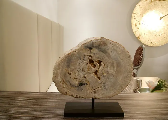 Burns Art & Culture 4*