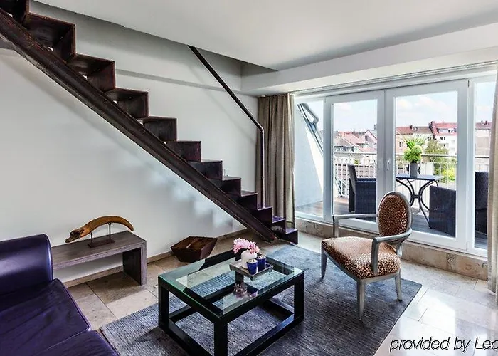 Burns Art & Culture Otel