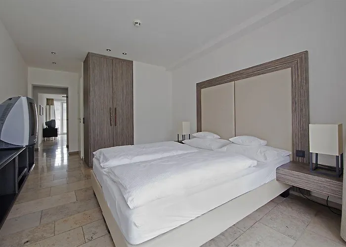 Burns Art & Culture Hotell