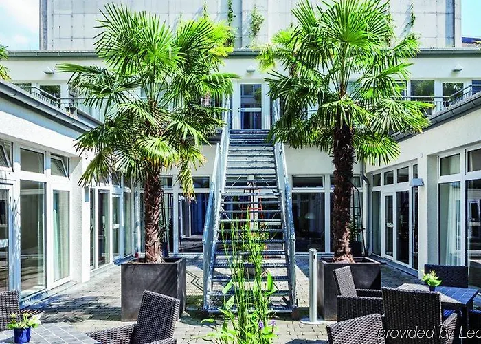 Burns Art & Culture 4*