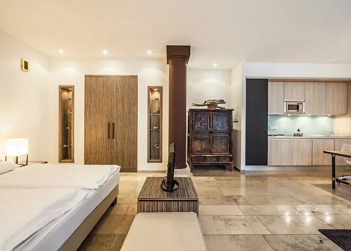 Burns Art & Culture Hotell