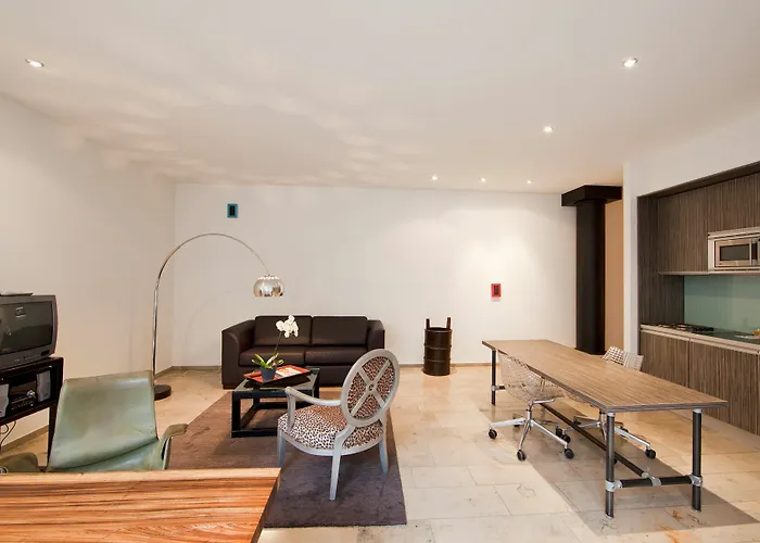 Burns Art & Culture Otel