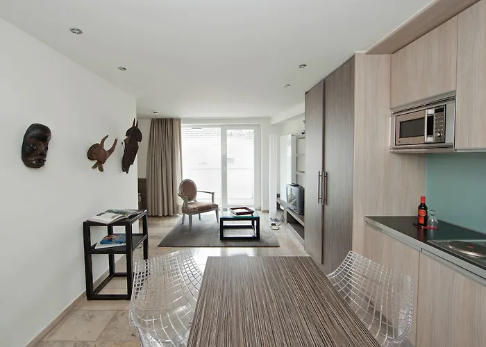 Burns Art & Culture Otel