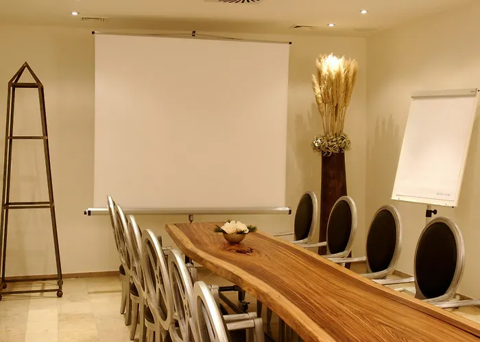 Burns Art & Culture 4* 杜塞尔多夫