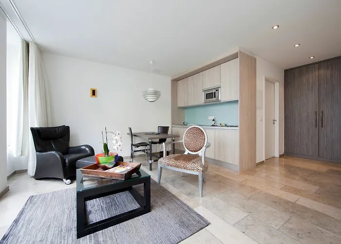 Burns Art & Culture Hotel